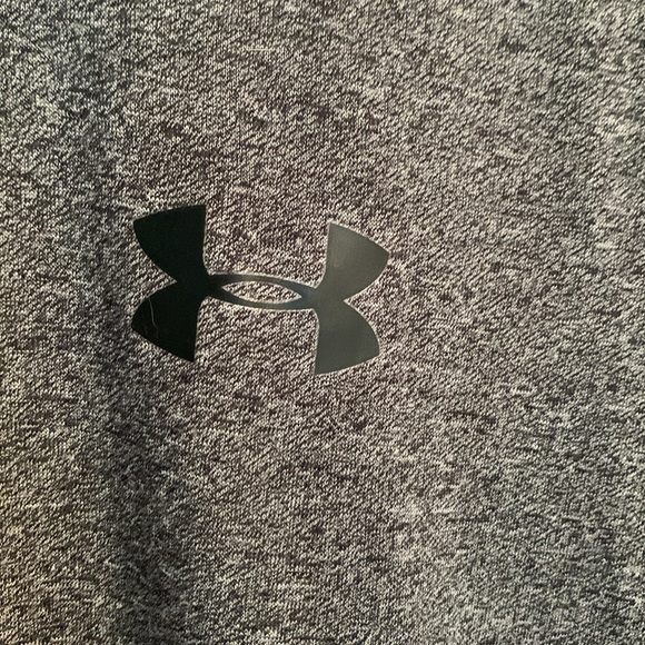 Men’s Under Armour long sleeve “Heat Gear” loose fit training/ workout  shirt - Picture 3 of 6